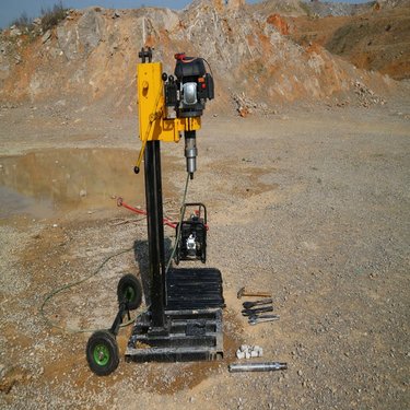 小型岩心取样钻机  30米岩层钻孔取芯钻机  浅层取样钻机