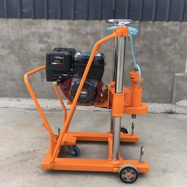 辽宁葫芦岛长兴凿岩潜孔钻机江苏泰州工程隧道垂直定向钻孔取芯机